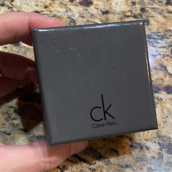 Calvin Klein Paw Print Spinner Ring - Picture 3 of 11